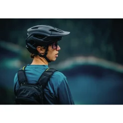 ABUS Cliffhanger MIPS Helm - velvet black