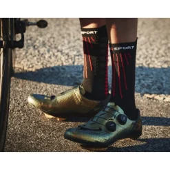 Compressport Aero Compressiesokken - zwart/rood