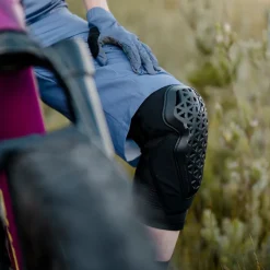 Leatt FlexMesh Kniebeschermers - zwart